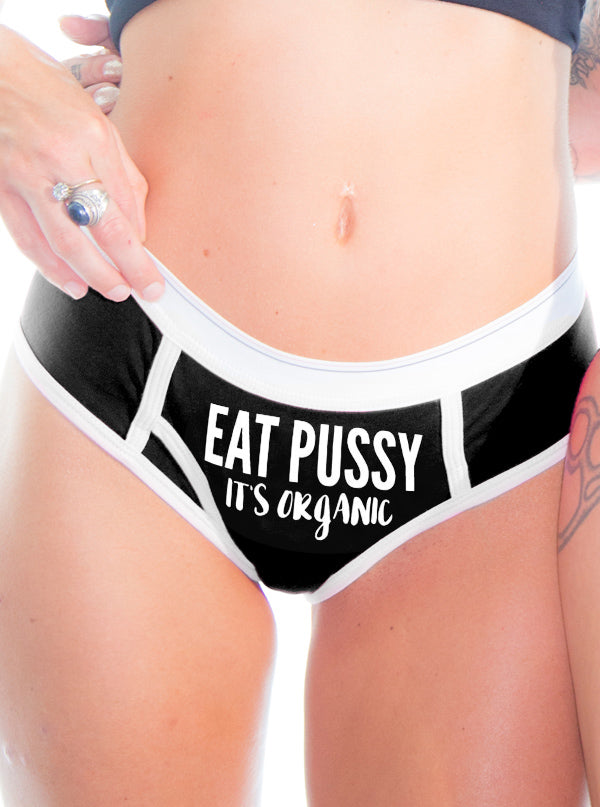 Women eat womens pussy