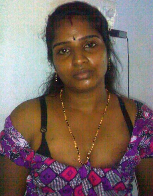 Hot indian cleavage boobs