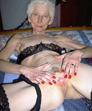 Mature saggy nude grannies with big tits