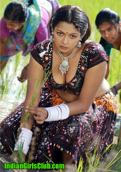 Indian actress big cleavage pic nude
