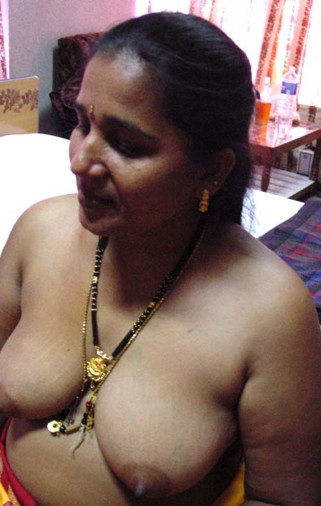 Desi new aunty boob
