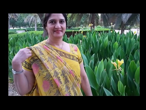 Mom sex story in hindi