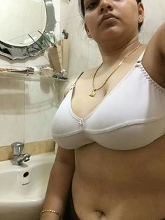 Desi aunty bra with big bobs