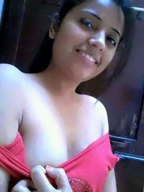 Very hot desi girl boobs