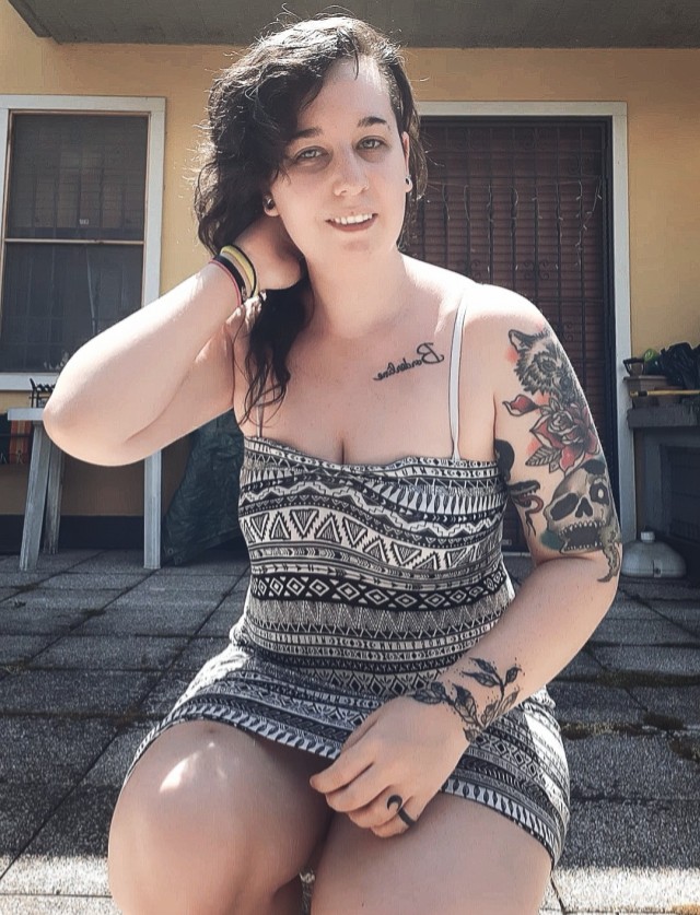 Sexy curvy girls with tattoos